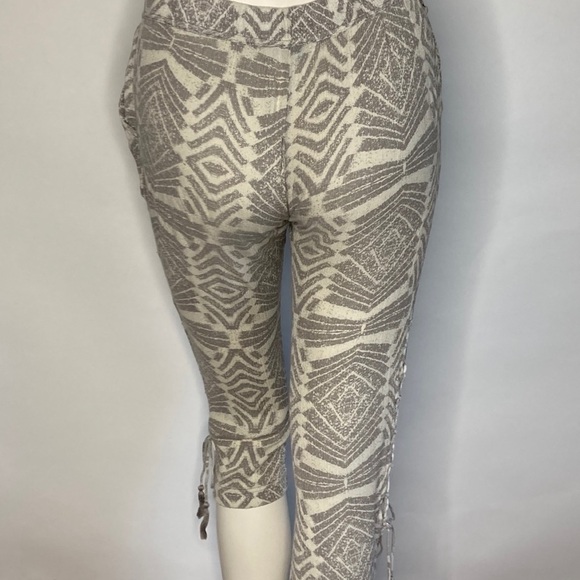 Rip Curl lace up bottoms capris Sz Small - Picture 6 of 8